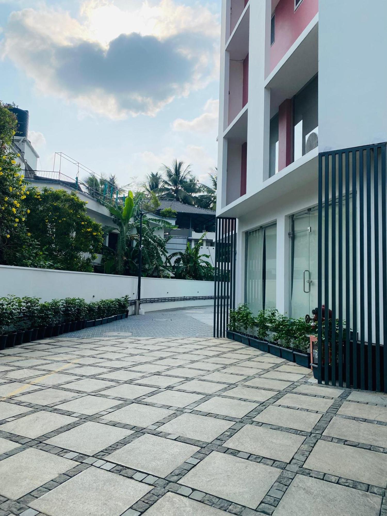 The Habitat Suites Guruvāyūr Esterno foto