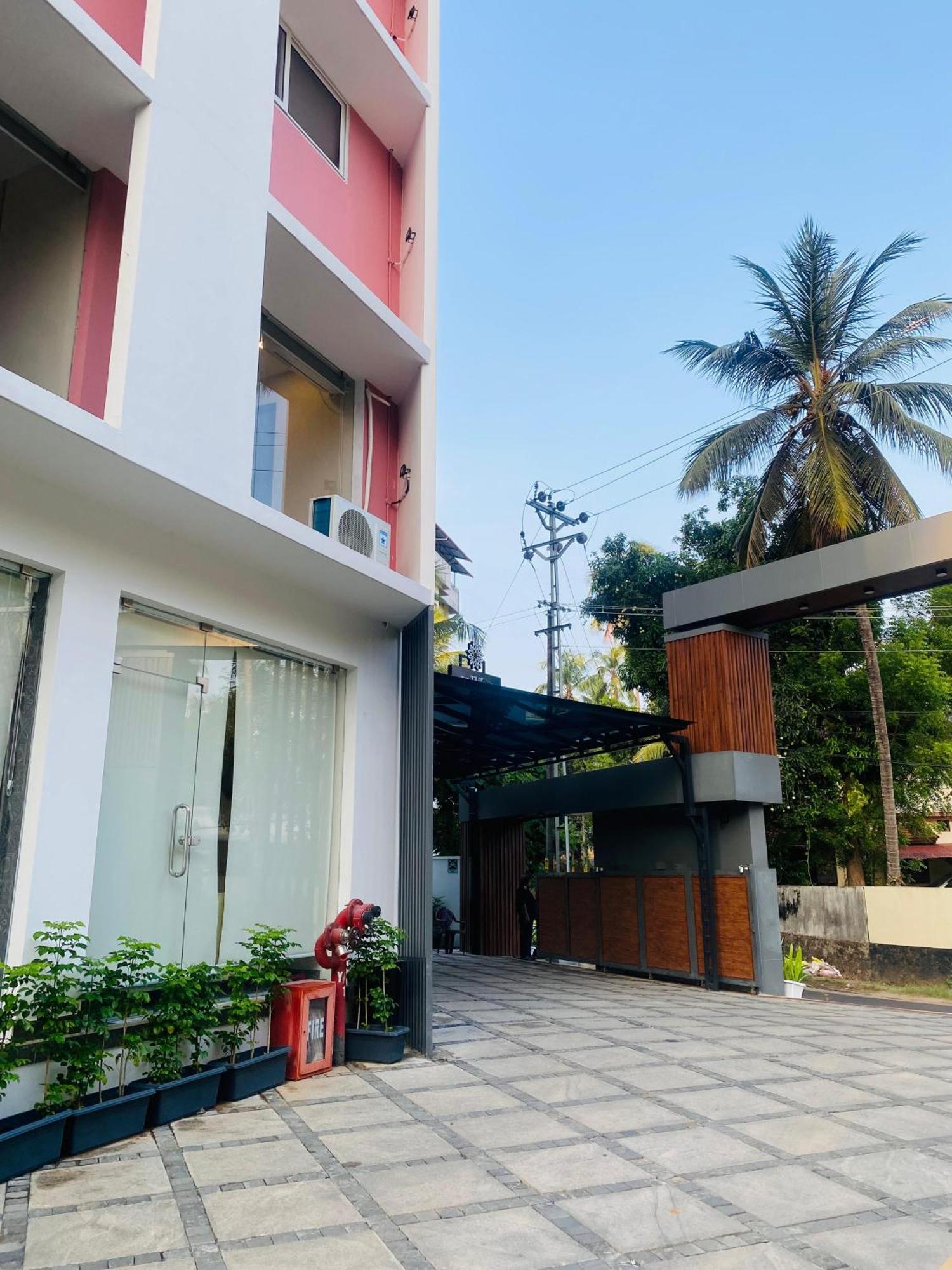 The Habitat Suites Guruvāyūr Esterno foto